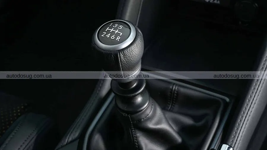 Subaru повертає WRX на механіці в Японії