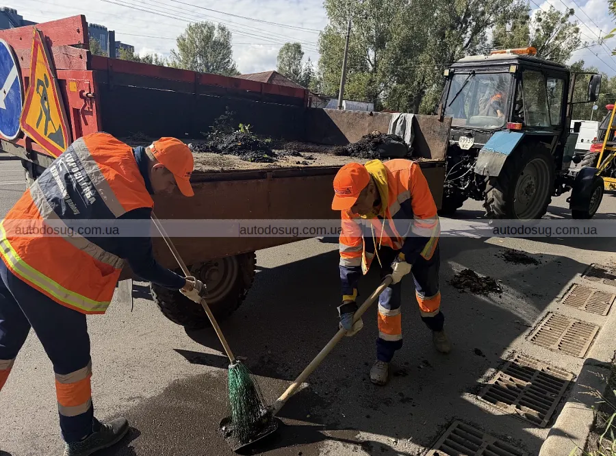 У Києві посилили підготовку зливової мережі до дощів